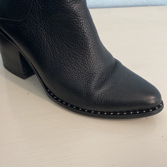 Black leather ankle boots - Picture 4 of 4
